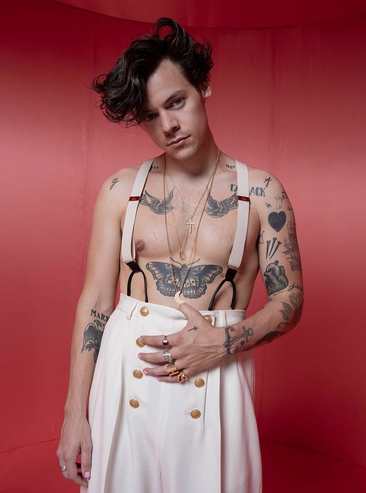 Harry Styles photographed by Tim Walker for Fine Line album artwork. 

Source: clm-agency.com