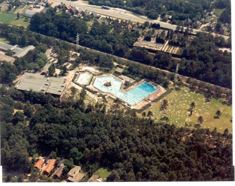 joncheere's tweet photo. Hier begon het allemaal: het oude zwembad Het Ravijn in Nijverdal. Liefde voor de teamsport. #waterpolo https://t.co/Q8Tlev0uz0