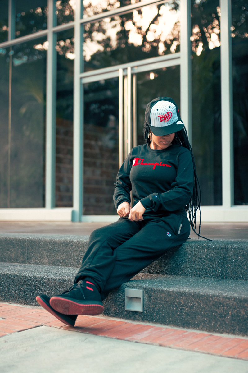 GABYLONIA's tweet photo. Donde están los que le gusta el Rap Serio? https://t.co/8nS7cd2L7K