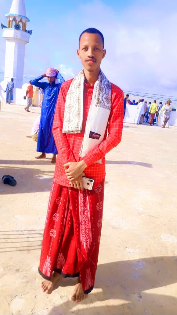 Addow10's tweet image. #Eid mubarak dhamaan umada muslimka mel walbo ee jogaan gaar ahan somalida mel walbo ee kaga nool yihin dafaha calamka iyo kuwa somaliya joga kulu caam wa antum biqeyr
