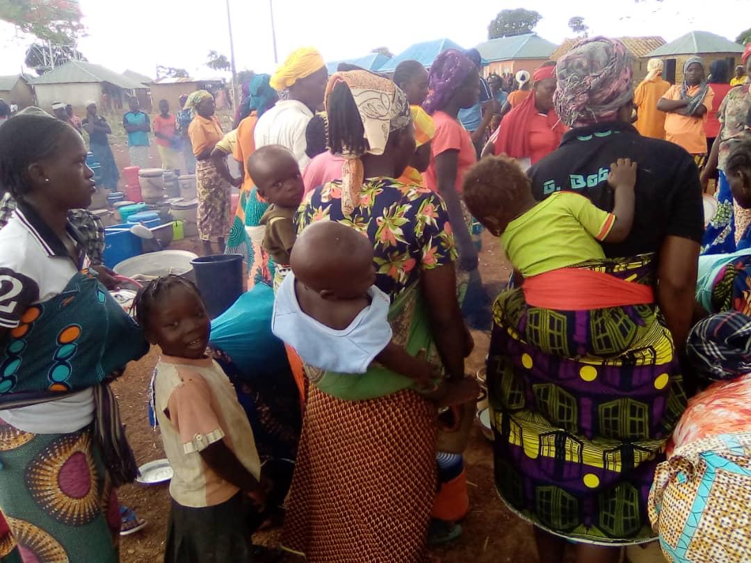 These are IDPs who are trying to eat. This was taken yesterday evening. These are IDPs in just one house in Kujama yesterday. It is the same situation in many houses in Kujama. Cafra, whoever he is, is a pathological liar.