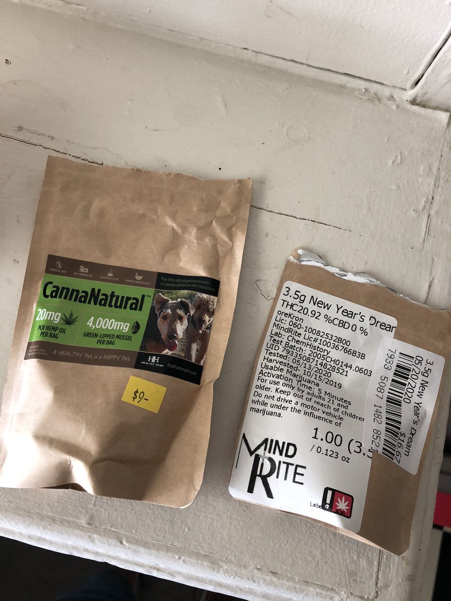 scubasteve8916's tweet photo. Similar packaging has Beesly always going after my weed.. #StonerDog https://t.co/leNWxuVWm5
