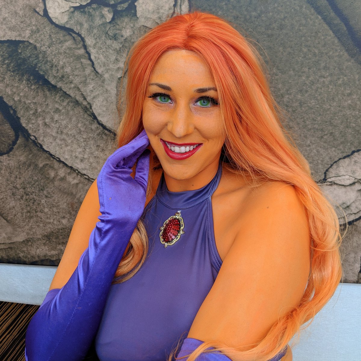 spitfire_siren's tweet image. ✨ Starfire🔥 📸A closer look at my profile picture taken by my  fiance at supercon 📸

#dcbombshell #starfire #koriandr #teentitans #mehronmakeup #bodypaint #titans #cosplay