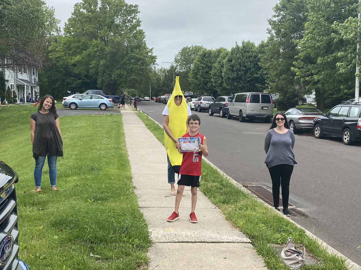 GuthElementary's tweet photo. Our incredible fifth-grade team surprised some of our dedicated students with the Top Banana award. Our students and families have been amazing through this. Way to stay engaged and finish strong! @PSD_SuptDBolton @PennridgeSD 🍌🐊🍌 https://t.co/hDqqBmULXI