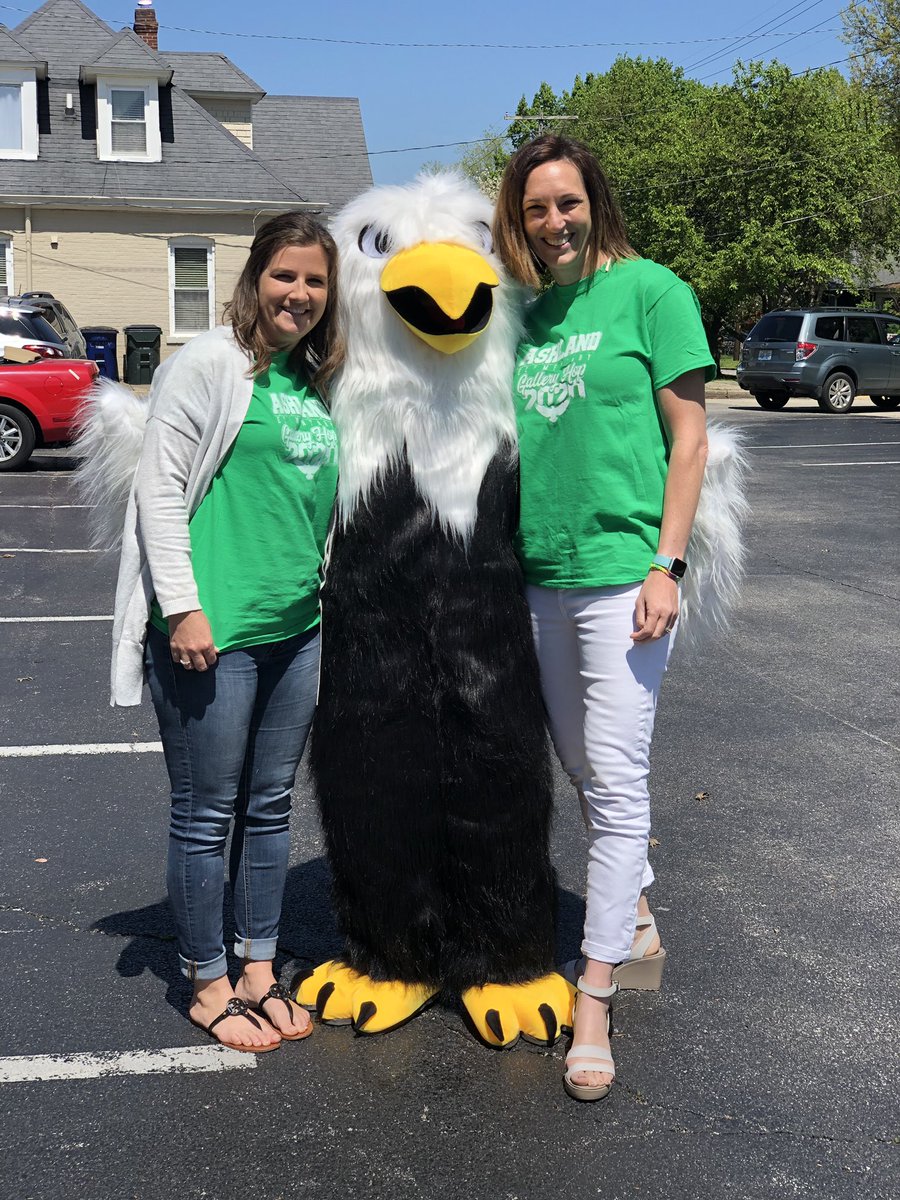 bnread2's tweet photo. 70 5th grade promotions completed this week! Each individually with family members joining in from all over! What an incredible experience during these times! Wouldn’t wanted to do it with anyone else but my sidekick! https://t.co/dofT3NRqu1