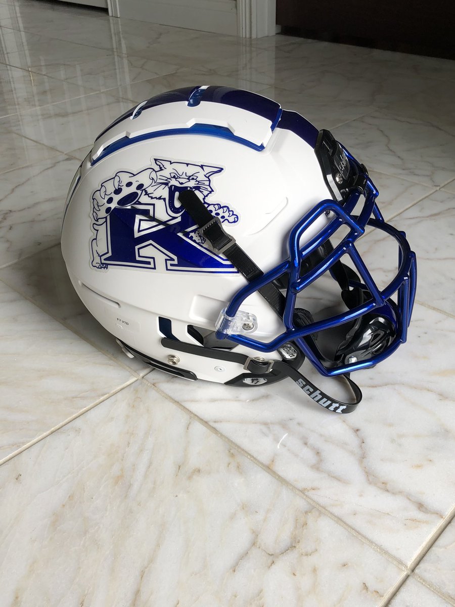 Sports_Aaron's tweet image. #HoosierHelmetChallenge 
SWEET 16

Kokomo Wildkats @KHS_AD vs. Mooresville Pioneers @MHSBeMOORE 

VOTE BELOW 👇🏼 @hshelmettourney