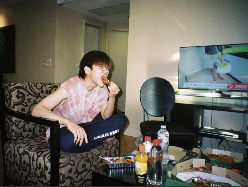 PlansAlways's tweet photo. 200523 || Plan IG Post 💚
•iplann: no te olvides de desayunar.🍗🍕😁
#PlanRathavit #คนของแปลน
#2wish #LBC2workshopDay1 -🍦 https://t.co/QCsqMOErsb