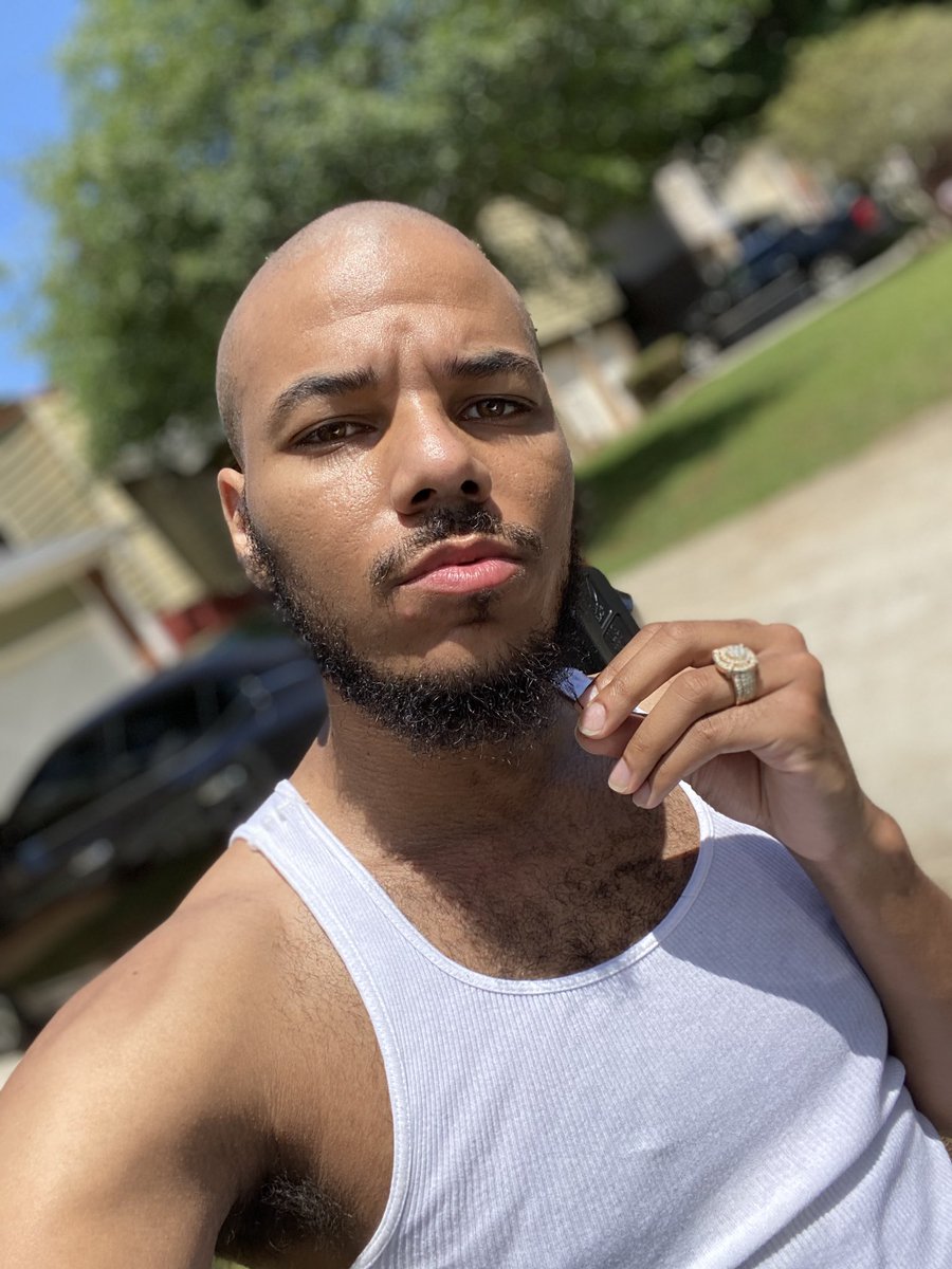 TheRealCzezre's tweet photo. Decided to pull off the #baldhead look and I must say ME like #sundayvibes #newlook #blackboyjoy #prettyboysavage #policeofficerbae #alwayscatchingthight #Blackisbeautiful #blackgayslay #yourfavoritecop #theglow #bless https://t.co/37kgjIzfU4