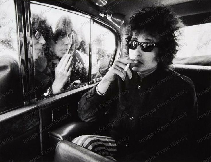 Thank God for Bob Dylan.

May he outlive us all..

#HappyBirthdayBobDylan