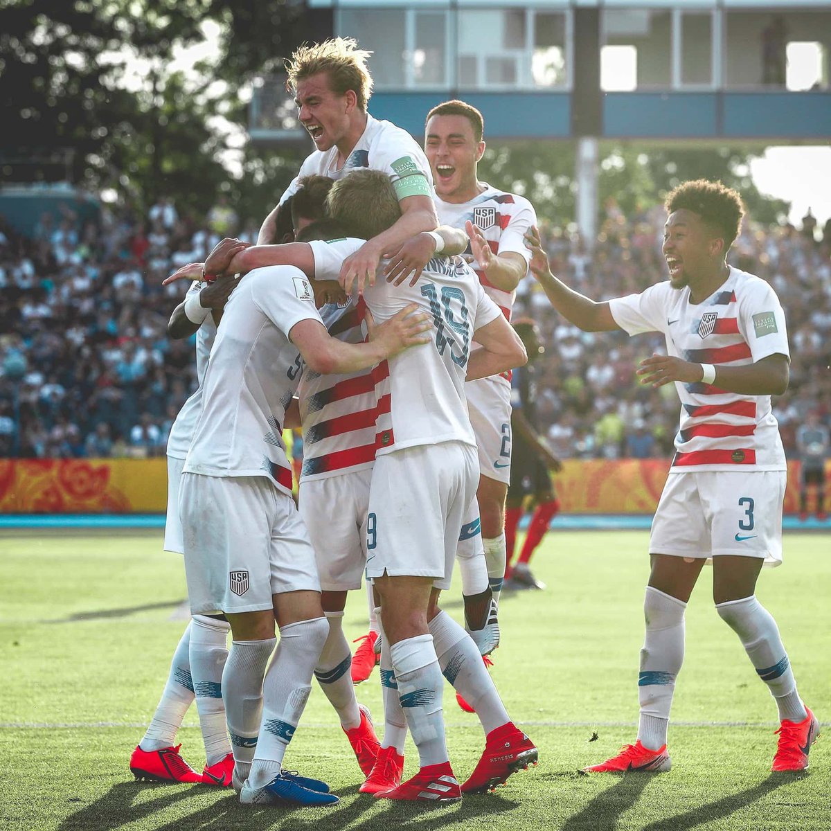  #OTD A year ago,  #USYNT played their first match of the 2019 FIFA U-20 World Cup.Where are they now?Sergiño Dest, RB/LB (2000) - promotion to the first Ajax team, he debuted in Eredivisie and Champions League; recently linked with Bayern Munich and FC Barcelona #USMNT 