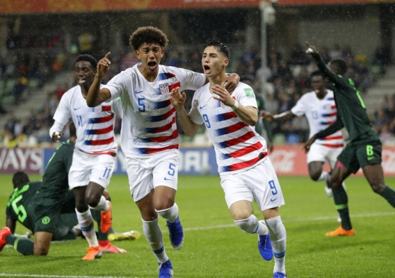  #OTD A year ago,  #USYNT played their first match of the 2019 FIFA U-20 World Cup.Where are they now?Sergiño Dest, RB/LB (2000) - promotion to the first Ajax team, he debuted in Eredivisie and Champions League; recently linked with Bayern Munich and FC Barcelona #USMNT 