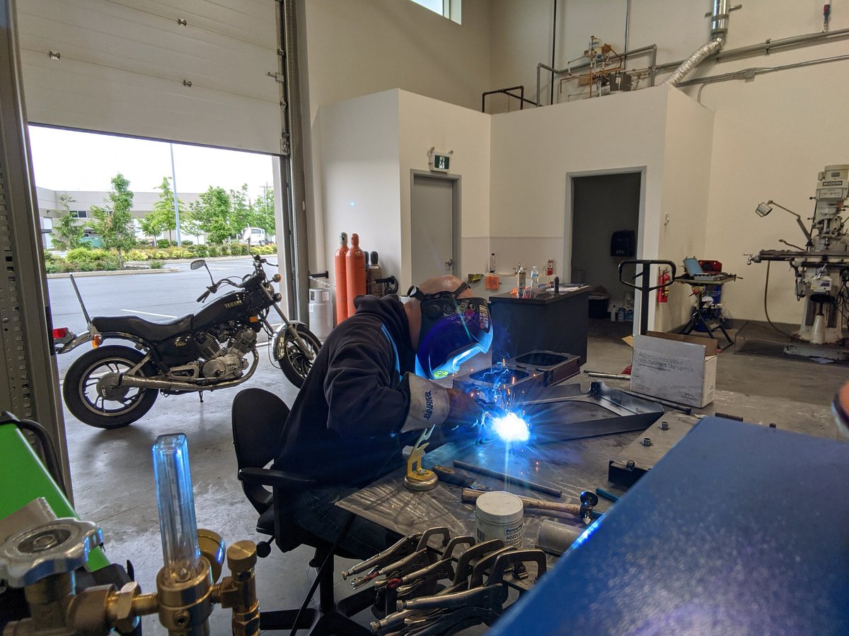 airguardinc's tweet image. Working hard this weekend trying to keep up with Blockage Prevention Systems going out the door. #plant20 #farm365 #plugfree