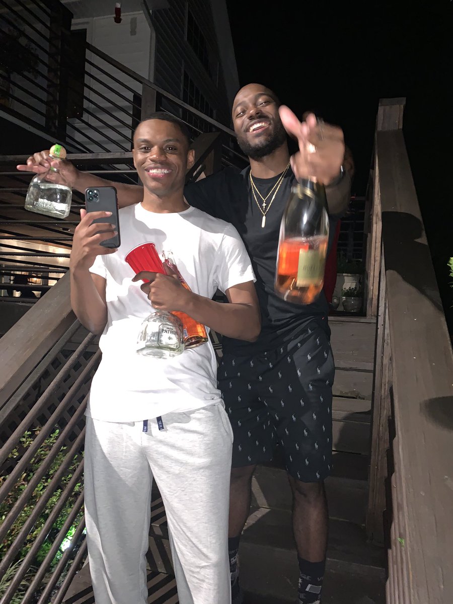 Gibbo_4L's tweet photo. Much love for these niggas 4L @QMoney252 @itsesco448 @1Fettti 💪🏿🖤 https://t.co/aCAt2xmYlC