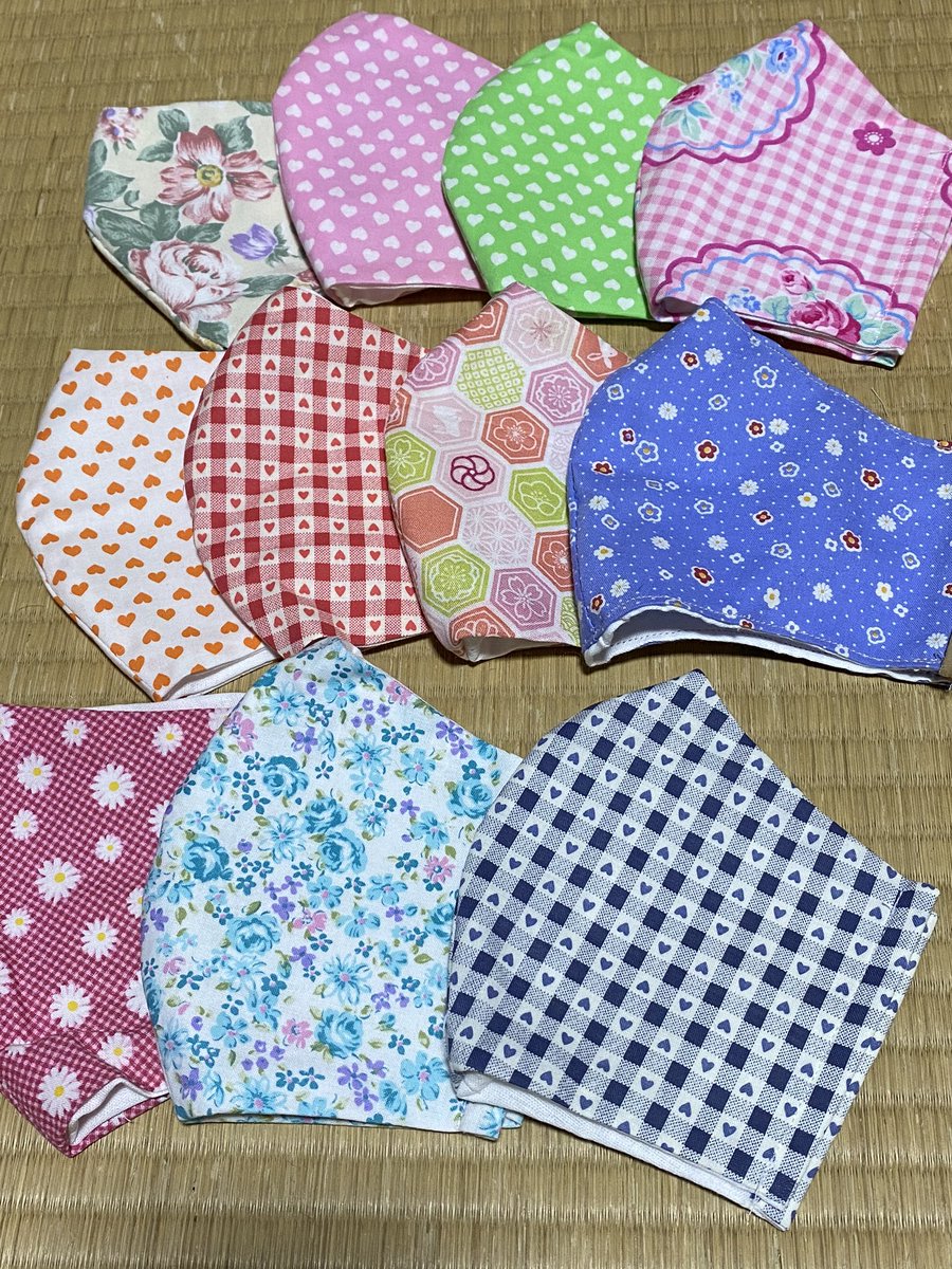 テラしーたん 今まで作った手作りマスク あんまり上手では無いけど 実母のように上手く作りたい 布 は シュシュを作った時に余った布が中心かな 買った布もあるよ