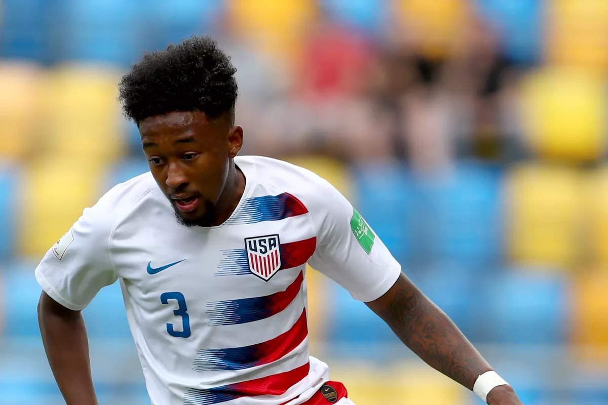 Chris Gloster, LB (2000) - before the U-20 WC he played with Sebastian Soto in Hannover 96, but the club was unable to stop him and Gloster moved to  PSV reserves (Jong PSV), where he is the starting lineup player.  #USYNT  #USMNT 