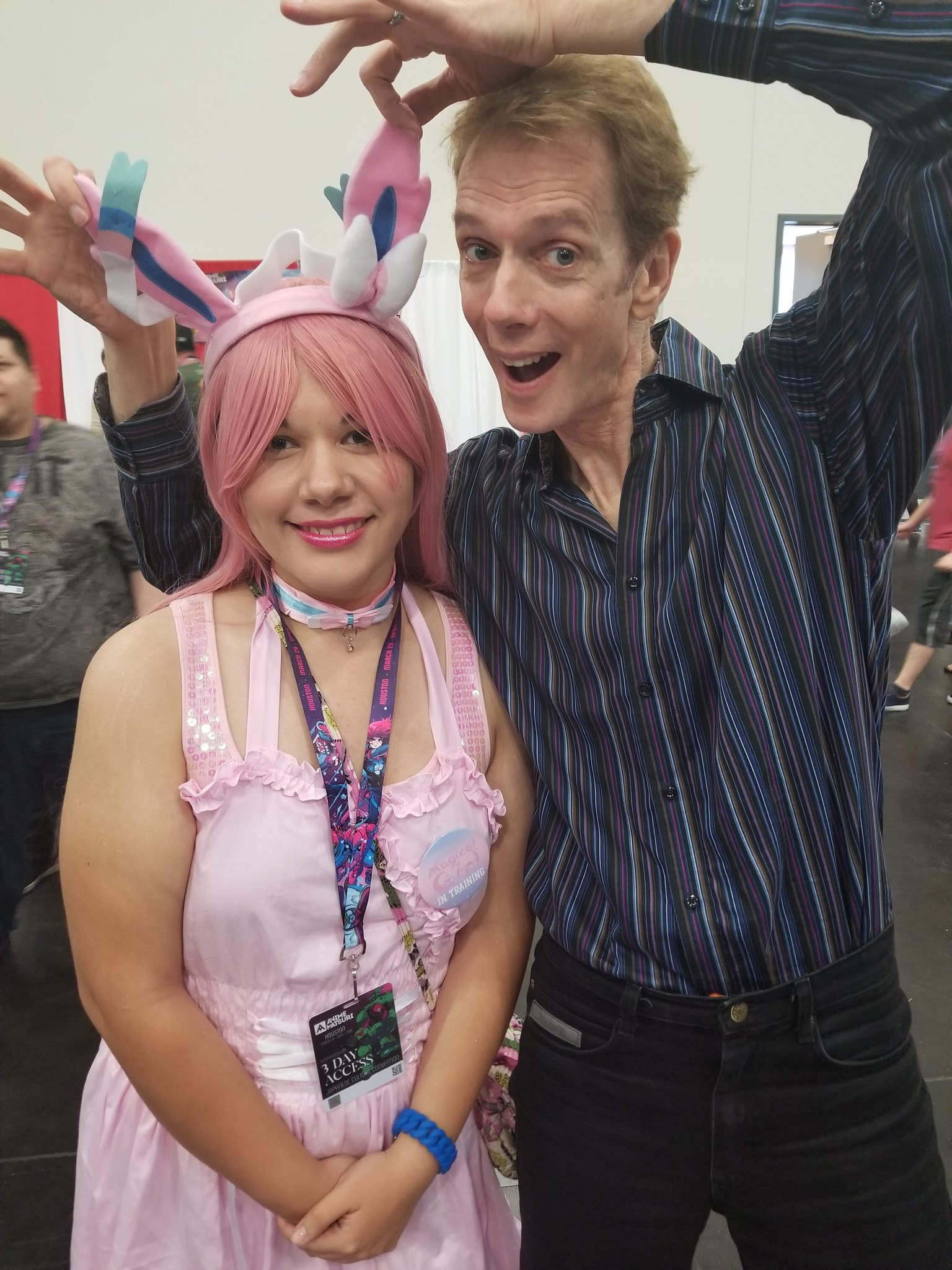  Happy birthday Mr. Doug Jones. It was a pleasure meeting you in person at Comicpalooza. 