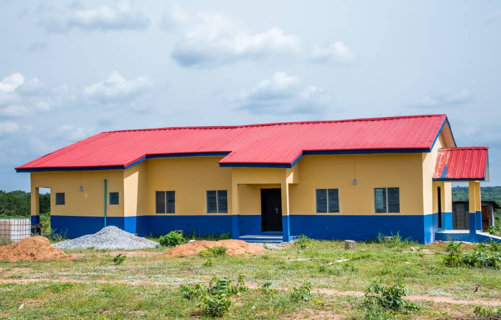 I don't want to enlighten you much with many achievements of Gov AbdulRahman AbdulRazaq because I know your conscience has already been bought with money for data. Here is one of the schools under comprehensive rehabilitation across the 16 LGs in the state. #365daysAfterOtoge