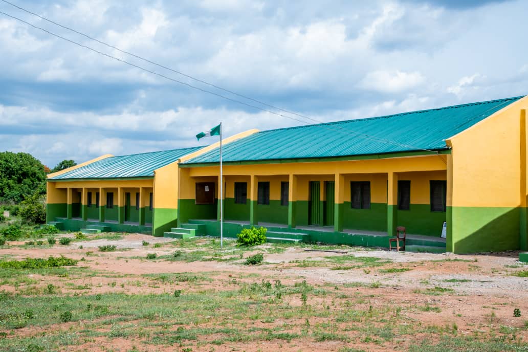 I don't want to enlighten you much with many achievements of Gov AbdulRahman AbdulRazaq because I know your conscience has already been bought with money for data. Here is one of the schools under comprehensive rehabilitation across the 16 LGs in the state. #365daysAfterOtoge