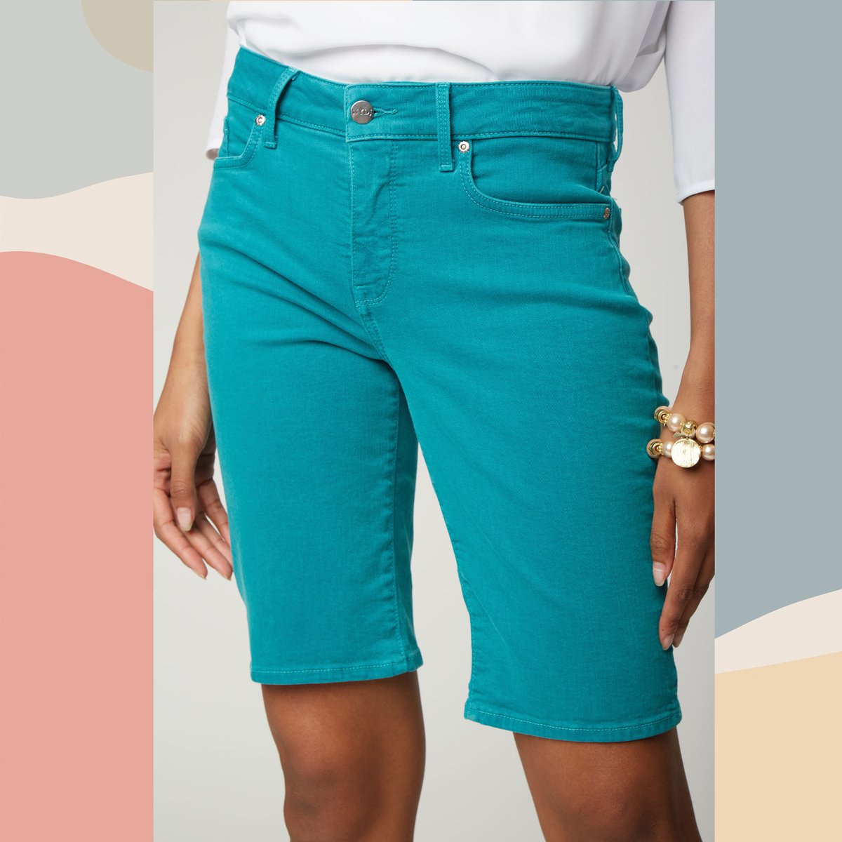 We are loving bolder colors for the warmer weather. Shop colored shorts here: bit.ly/2LNokU9