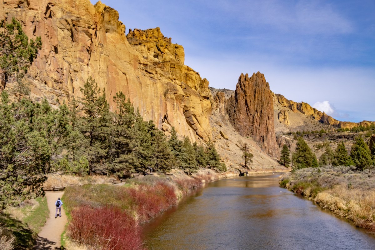 roamericarental's tweet photo. We've been getting a lot of folks asking how they can #recreateresponsibly. We hear ya! Check out Annette from @reinventing50s and her husband Vince as they take us on a little road trip responsibly while still full of adventure. 
#getoutsideandplay #packitinpackitout # https://t.co/w0eMEhOvXi