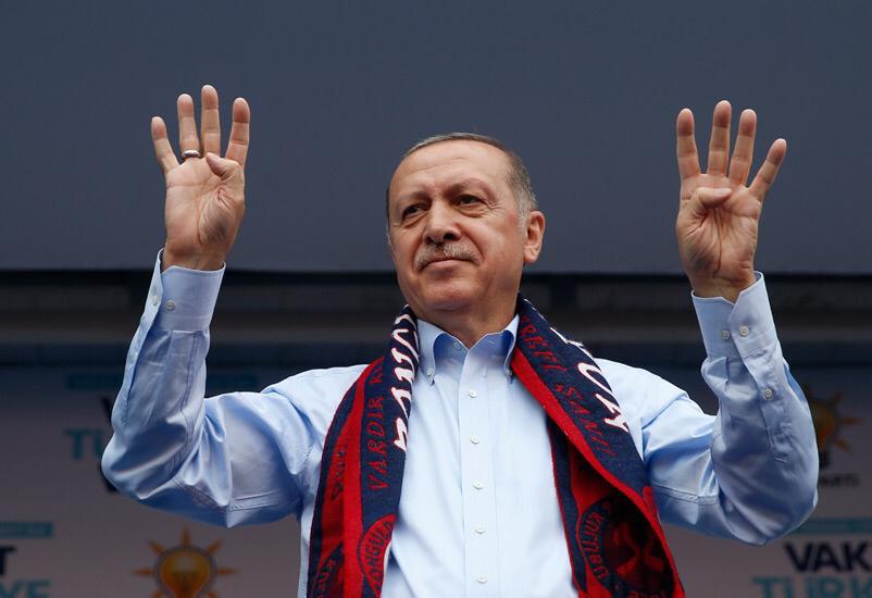 Sngl67's tweet photo. Cumhuriyet'imizin ilk şehri, Emeğin Baş Kenti  Zonguldak'tan Ak Sevda'ya gönül vermiş dostlara selam olsun..#VeZonguldAK #MilliHesaplar 🇹🇷 https://t.co/tvf4KRGJCr