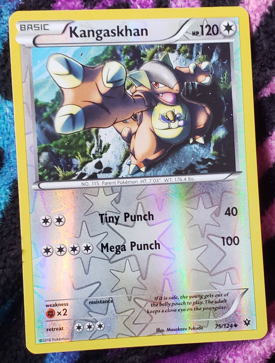 kangaskhan!!i rlly like this card! i especially like the art on this one!!