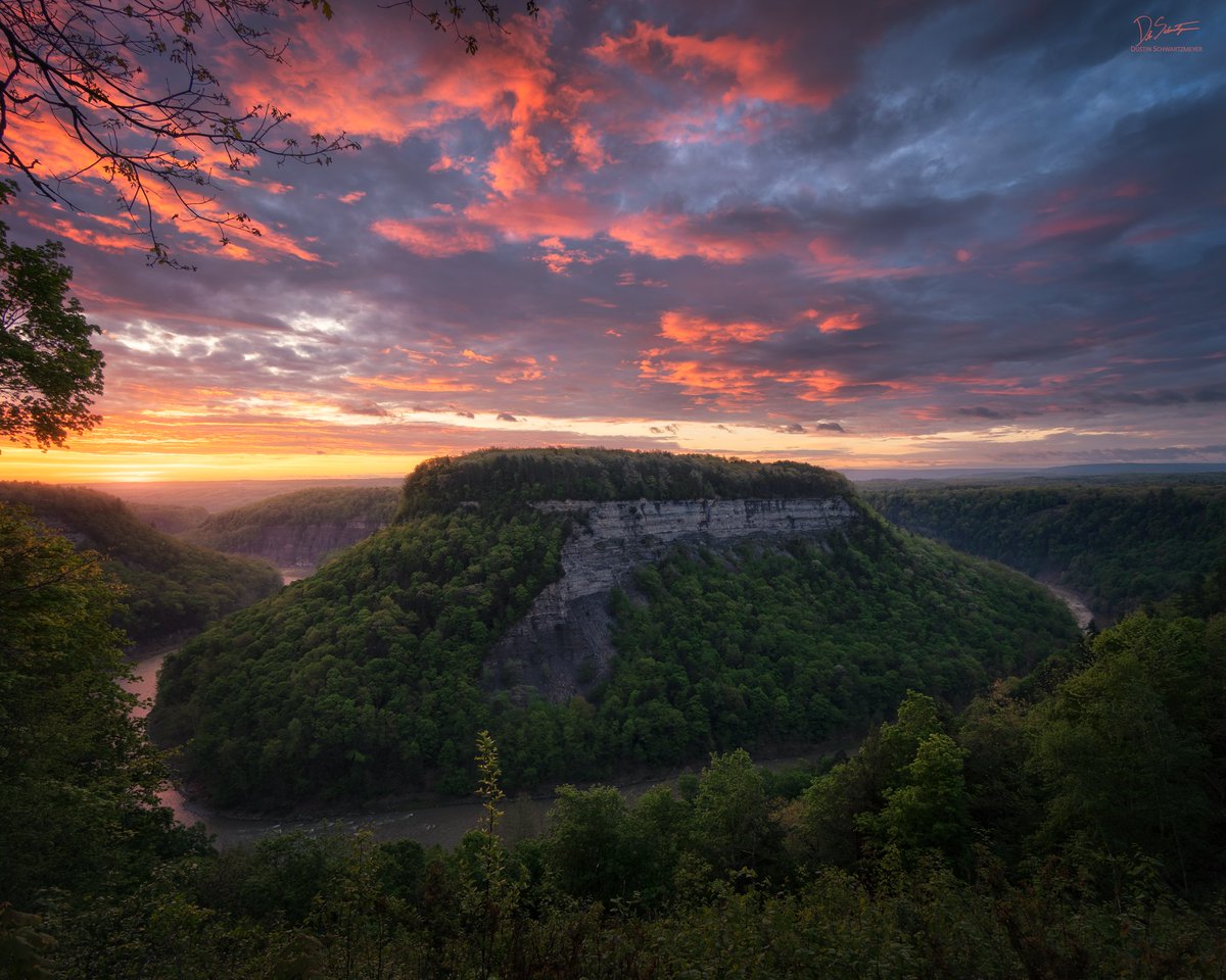 Spring sunrise from Letchworth State Park <a href="/john_kucko/">John Kucko</a> <a href="/StormHour/">#StormHour</a> <a href="/I_LOVE_NY/">I LOVE NEW YORK</a> <a href="/wxbywilliams/">Kevin Williams</a> <a href="/WHEC_SPensgen/">Stacey Pensgen</a> @WxChristineG <a href="/wnywxguy/">Josh Nichols</a> <a href="/scotthetsko/">𝕊ℂ𝕆𝕋𝕋 ℍ𝔼𝕋𝕊𝕂𝕆</a>