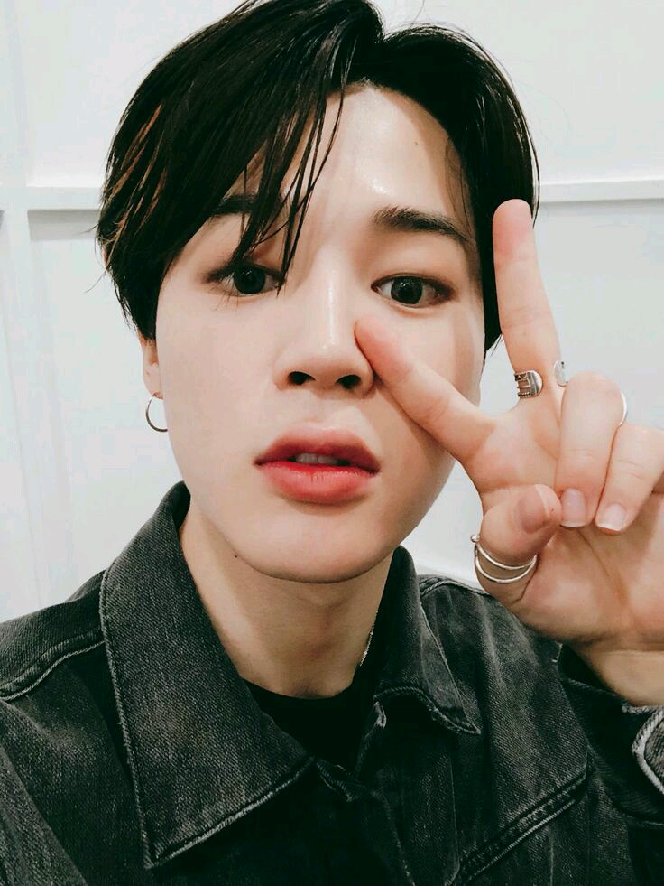 --- a thread of Park Jimin, but he grows older if you keep scrolling.