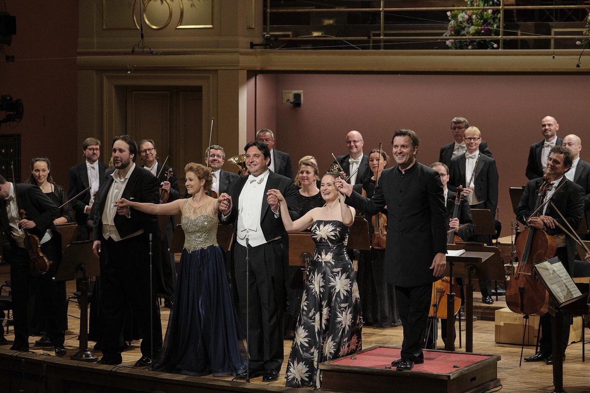 I hope we brought a little hope to every musician who is waiting for real stage and warm audience! Let's make  music again!!! <a href="/CFilharmonie/">Česká filharmonie</a>