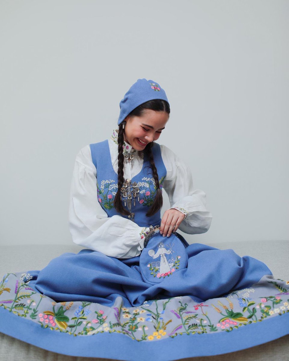 Missing everyone at home in Oslo 💕 but always happy to put on my bunad 🇳🇴✨