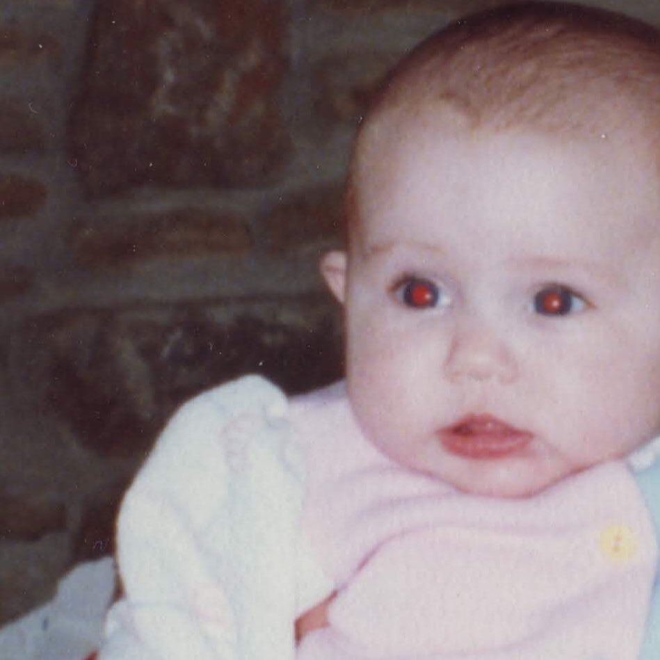rustedrosepetal's tweet photo. thread of Miley Cyrus but she grows older as you keep scrolling https://t.co/02A52U3jgi