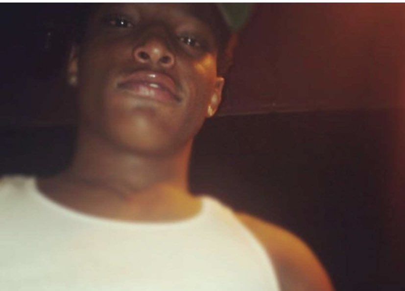 Getbuckets_4Lae's tweet photo. My brotha was one of a kind I know your type rare. I know you walked up to heaven on them white stairs. Whoever said it was going to get easier really didn’t know you like I knew you. Happy 25th Birthday Lae🎈I love you🙏🏽 #LongLiveLae💙 https://t.co/JqUnbzQqzs