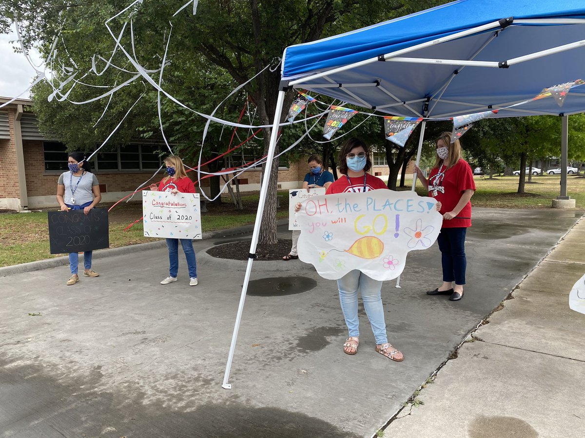 NEISD's tweet photo. #NEISDcares —Wilshire celebrates the Class of 2020. https://t.co/wG9cndfCJi https://t.co/UETgG6dJEX