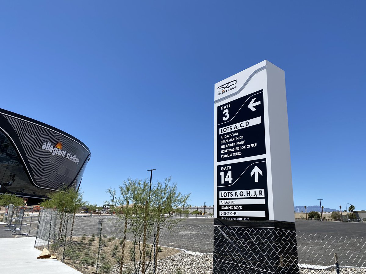 Mick Akers tweet media