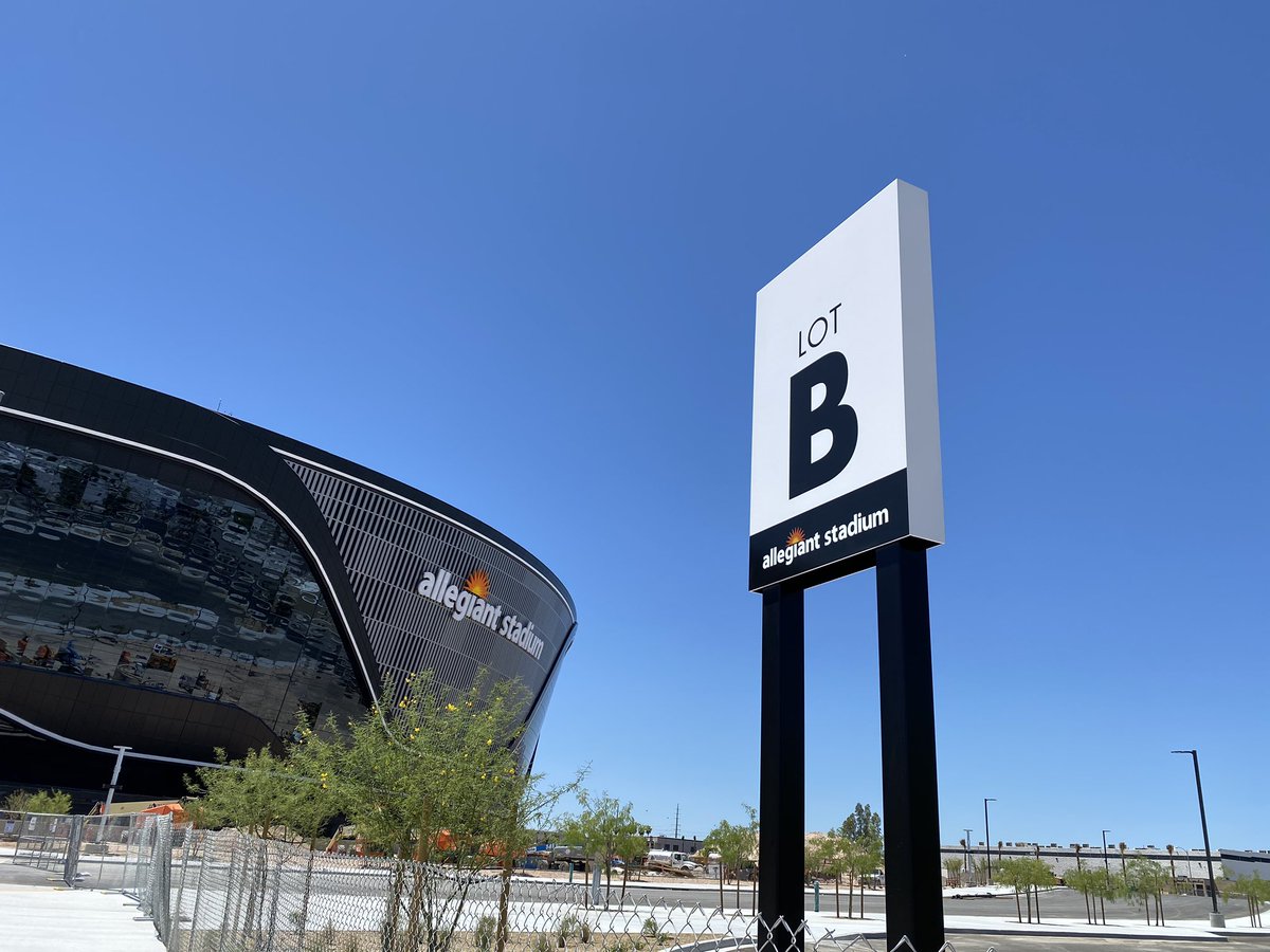 Mick Akers tweet media