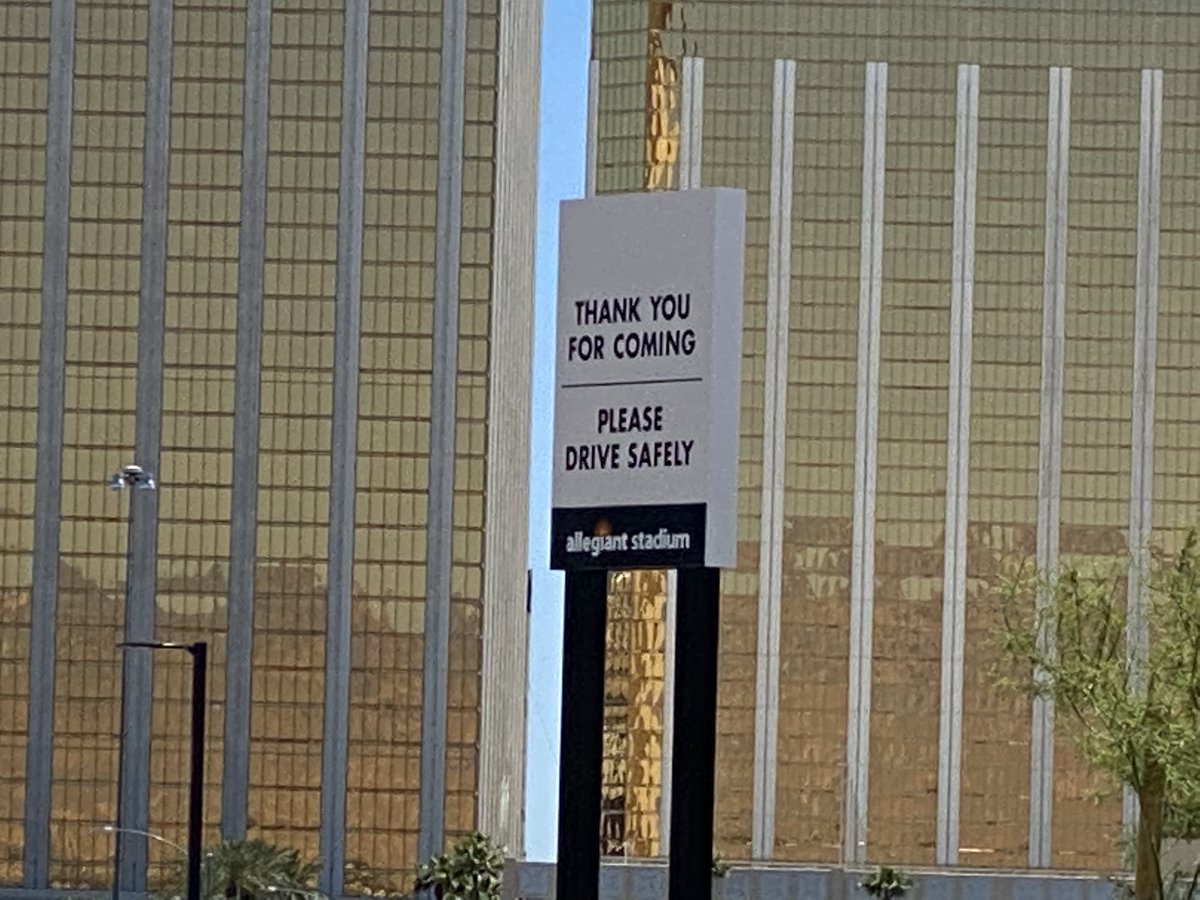 Mick Akers tweet media