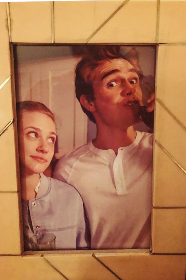 each others photos that Betty and Archie have: a thread  #riverdale