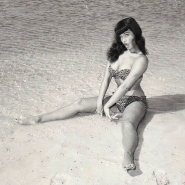 Watch Bettie Page's leaked NSFW photo on TwXstars