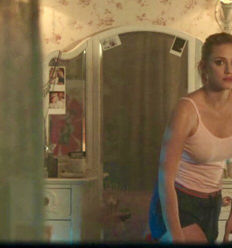 In 2x08 window scene we see the same pictures. Betty changed the mirror but photos remain on new one