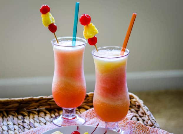 Bunnie: Blended Bahama Mama (Grenadine syrup, OJ, Pinnapple juice, Dark rum, Coconut rum, frozen pineapples)