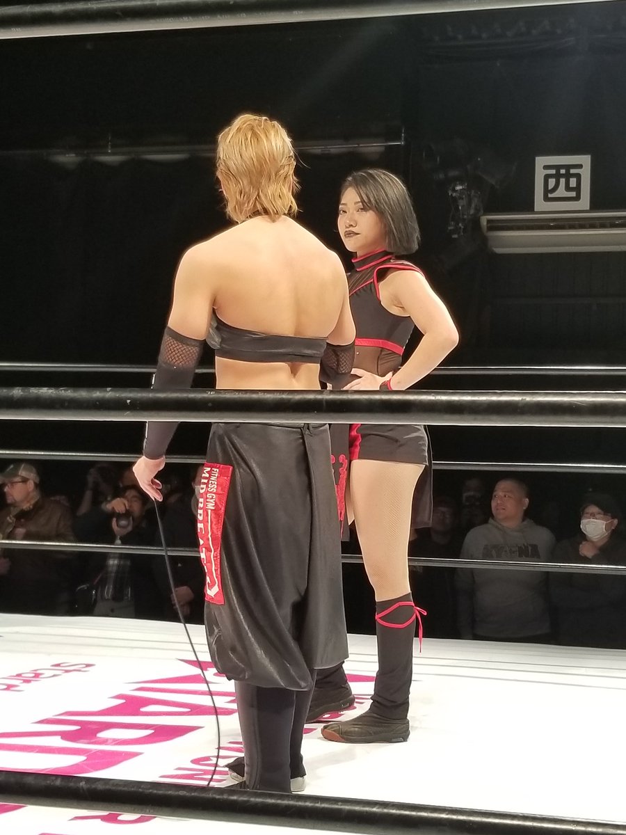In Osaka I told Hana she and Kagetsu were my favorite team and she replied "me too". I thanked her for teaming with Kagetsu again as it was something I never thought I would get to see live and she made my dream come true. ( Continued ...)