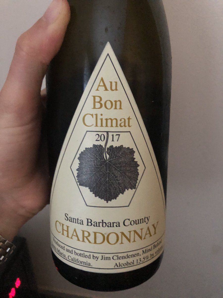majesticwin's tweet photo. #whatwearedrinking Tonight, this absolute gem from @aubonclimat in Santa Barbara. With notes of apple, peach &amp; honey and just enough vanilla without being overpowering. Glorious! An absolute @majesticwine staff favourite #wine #california #imdrinkingabc https://t.co/5f0JvZCHhv