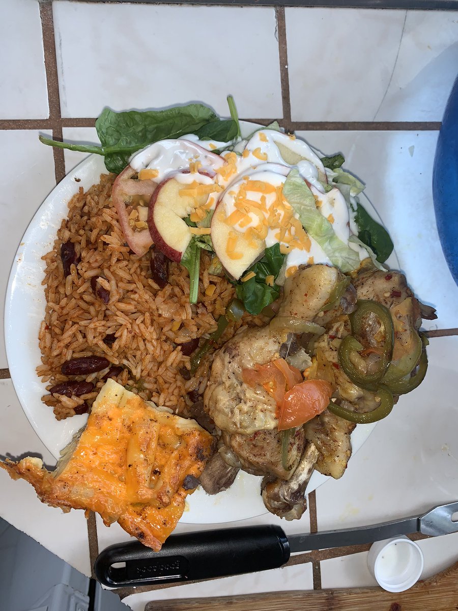 ChrishandaJade's tweet image. Sunday dinner 🤤🤤🤤