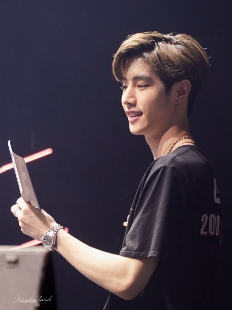 a thread of Mark Tuan smiling but his smile gets bigger as you keep scrolling  #got7    #MarkTuan