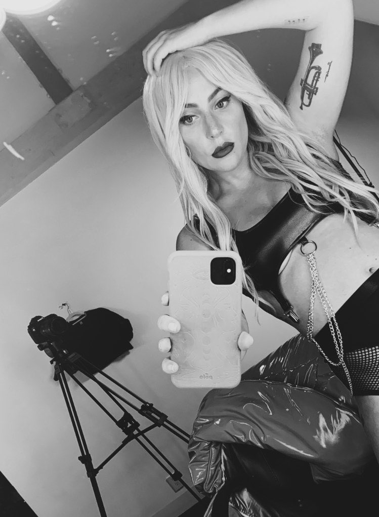 gagadaily's tweet photo. SNATCHED 🔥🔥🔥 https://t.co/Dtv2cyZ2Ff