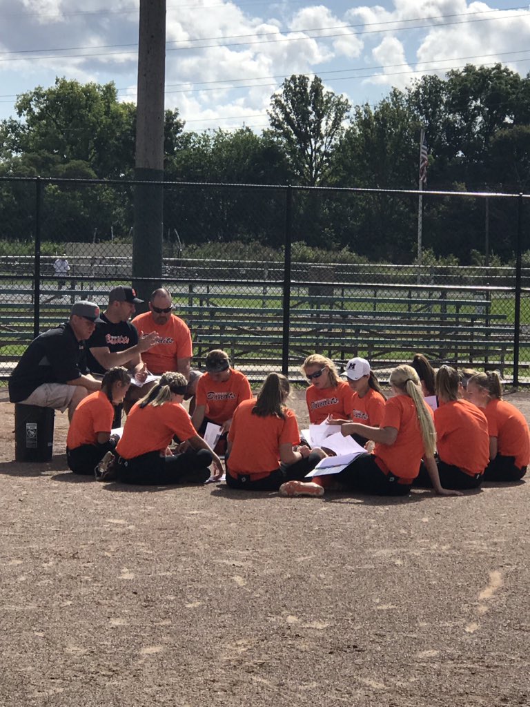 CoachScibelli's tweet photo. Was great to be back at it yesterday with this amazing group!

Can’t wait for next Saturday.

NOTE -Photo taken last fall. Yesterday, we responsibly social distanced ... AND worked our tails off.

#Bandits #Driven https://t.co/sriXrSjQbo