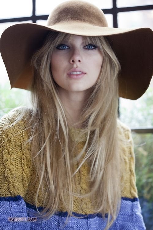 Taylor Swift but she gets older as you scroll down