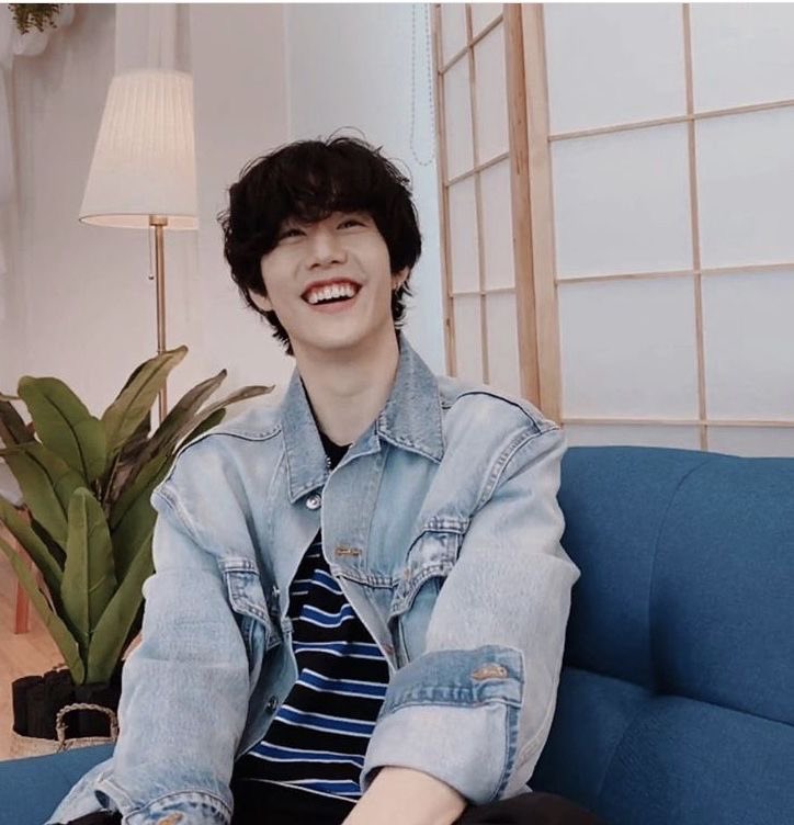 a thread of Mark Tuan smiling but his smile gets bigger as you keep scrolling  #got7    #MarkTuan