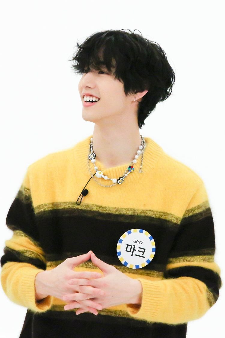 a thread of Mark Tuan smiling but his smile gets bigger as you keep scrolling  #got7    #MarkTuan