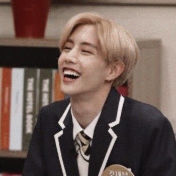 a thread of Mark Tuan smiling but his smile gets bigger as you keep scrolling  #got7    #MarkTuan